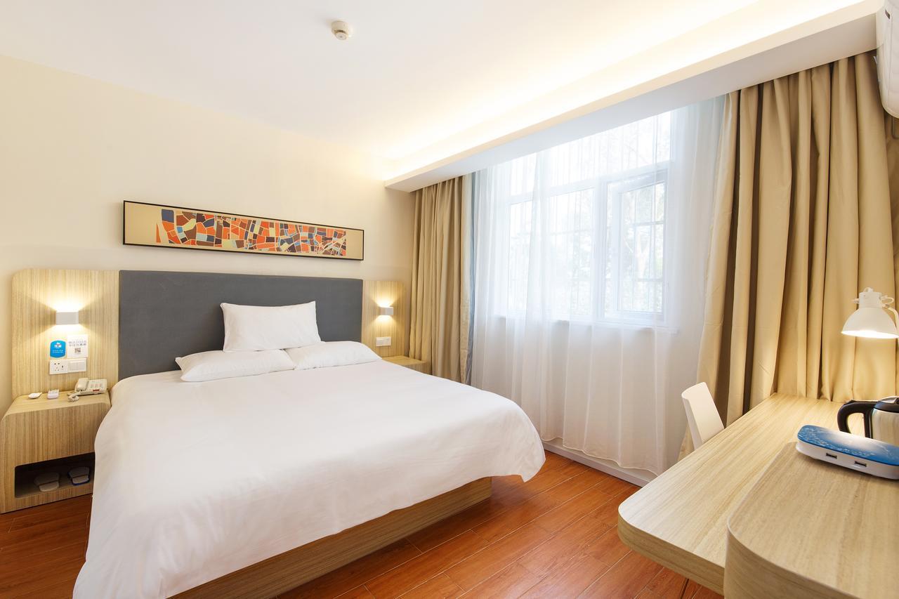 Hanting Hotel Shanghai Pudong Airport Zhuqiao Bagian luar foto