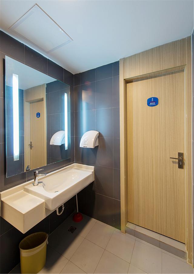 Hanting Hotel Shanghai Pudong Airport Zhuqiao Bagian luar foto
